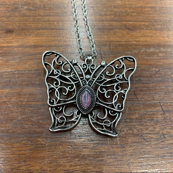 Jewelry - 🦋Beautiful Silver and Purple Butterfly Necklace